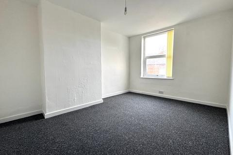 3 bedroom apartment to rent, Alderney Avenue, Claughton