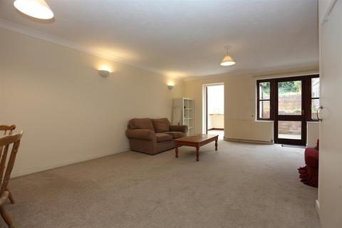 3 bedroom house to rent, Princes Road, Brighton