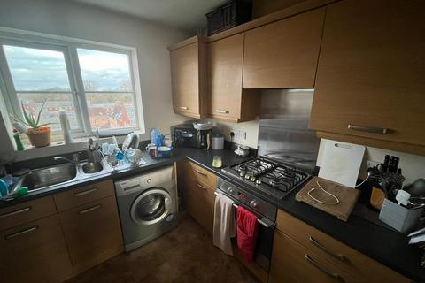 2 bedroom flat to rent, Mundesley Road