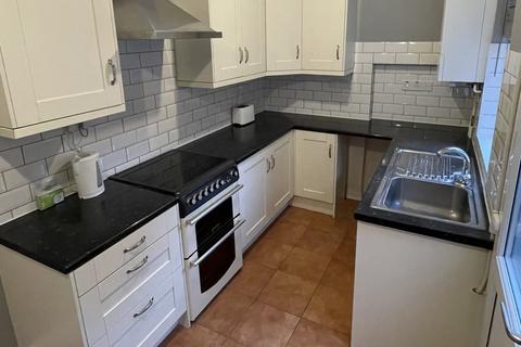 2 bedroom terraced house to rent, Tudor Road, Leicester, LE3