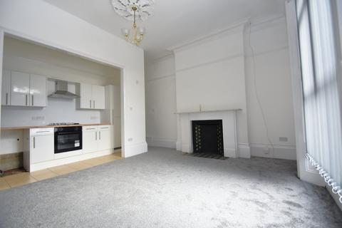 2 bedroom flat to rent, South Parade, Hampshire PO5