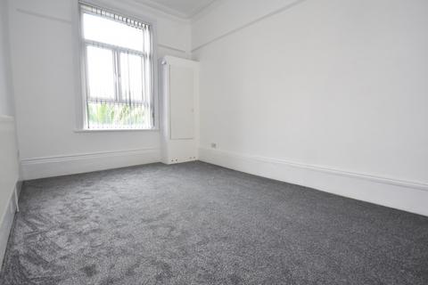 2 bedroom flat to rent, South Parade, Hampshire PO5