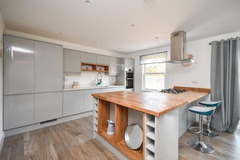 1 Parkside, Folkestone, CT19 5WN