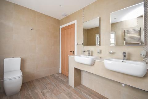 1 Parkside, Folkestone, CT19 5WN