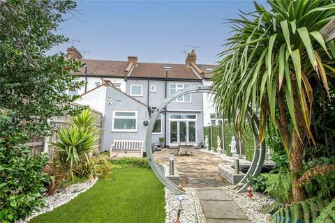 3 bedroom house for sale, Shaftesbury Avenue, Thorpe Bay, Essex, SS1