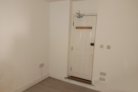 1 bedroom flat to rent, LONDON, E12