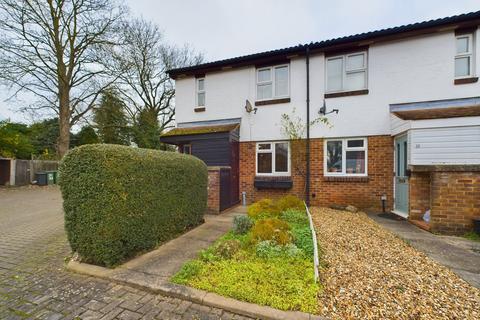 1 bedroom ground floor maisonette to rent, Bridgestone Drive, Bourne End, Buckinghamshire, SL8 5XG