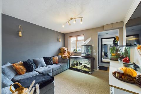 1 bedroom ground floor maisonette to rent, Bridgestone Drive, Bourne End, Buckinghamshire, SL8 5XG