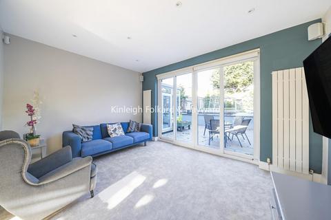 4 bedroom detached house for sale, Tillingbourne Gardens, Finchley Central