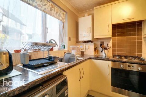 3 bedroom semi-detached house for sale, Camwood Gardens, Ipswich