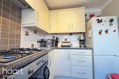 3 bedroom semi-detached house for sale, Camwood Gardens, Ipswich