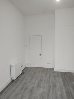 1 bedroom ground floor flat to rent, Wellshot Road, Glasgow G32