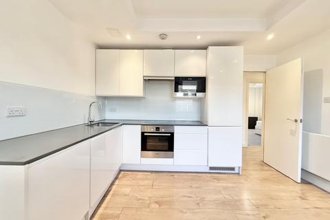 3 bedroom flat to rent, 46 Chippenham Road, London W9