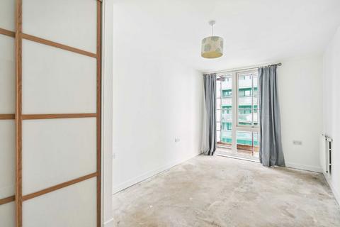 2 bedroom flat to rent, Robsart Street, London SW9