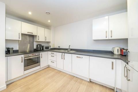 2 bedroom flat to rent, Robsart Street, London SW9