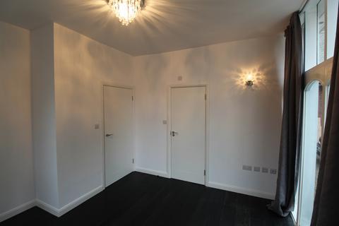 1 bedroom flat to rent, Ravenscourt, Fishponds Rd, Keston, BR2