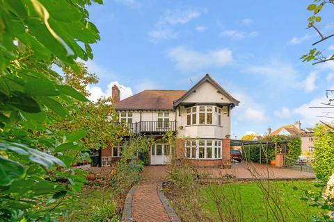 6 bedroom detached house for sale, Kenilworth Road Coventry, Warwickshire, CV3 6PG