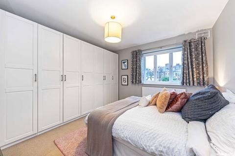 2 bedroom flat for sale, Balham Park Road, London SW12