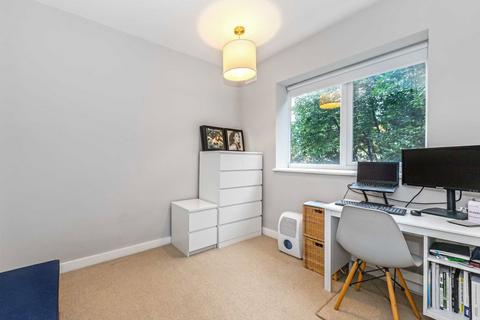 2 bedroom flat for sale, Balham Park Road, London SW12