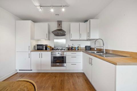 1 bedroom flat for sale, St. Georges Grove, London SW17