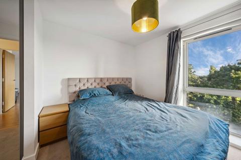 1 bedroom flat for sale, St. Georges Grove, London SW17