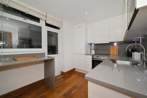 3 bedroom flat to rent, Barrie House, Hyde Park, Lancaster Gate, W2