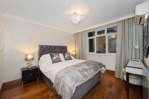 3 bedroom flat to rent, Barrie House, Hyde Park, Lancaster Gate, W2