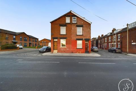 2 bedroom terraced house for sale, East Park Road, Leeds