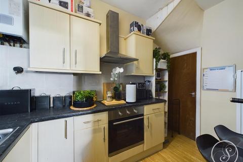 2 bedroom terraced house for sale, East Park Road, Leeds