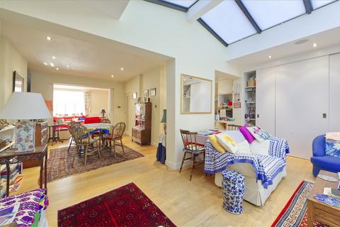 7 Steventon Road, London, W12 0SX