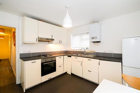 1 bedroom flat to rent, Woodham Court, South Woodford