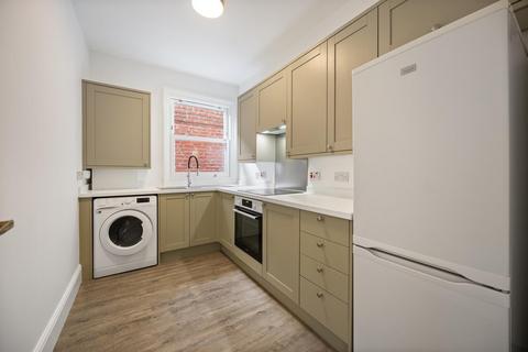 2 bedroom flat to rent, Minster Road NW2