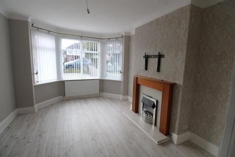 3 bedroom semi-detached house to rent, Hull Road, Anlaby, Hull