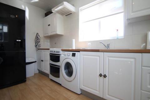 2 bedroom flat to rent, High Road, Leyton, London