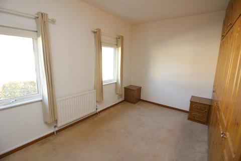 2 bedroom end of terrace house to rent, Lincoln Road, Worcester Park KT4