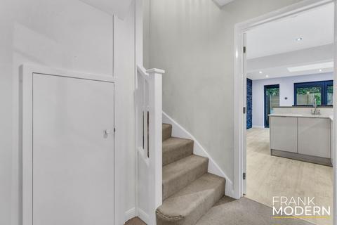 4 Brookside, Walton, Peterborough, PE4 6GL