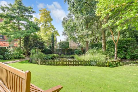 2 bedroom flat for sale, Frognal Rise, London