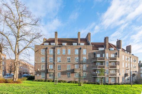 1 bedroom flat for sale, Dog Kennel Hill Estate, East Dulwich, London, SE22