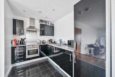 3 bedroom flat for sale, City Peninsula, North Greenwich, London, SE10