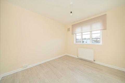 2 bedroom flat to rent, Amhurst Gardens, Isleworth TW7