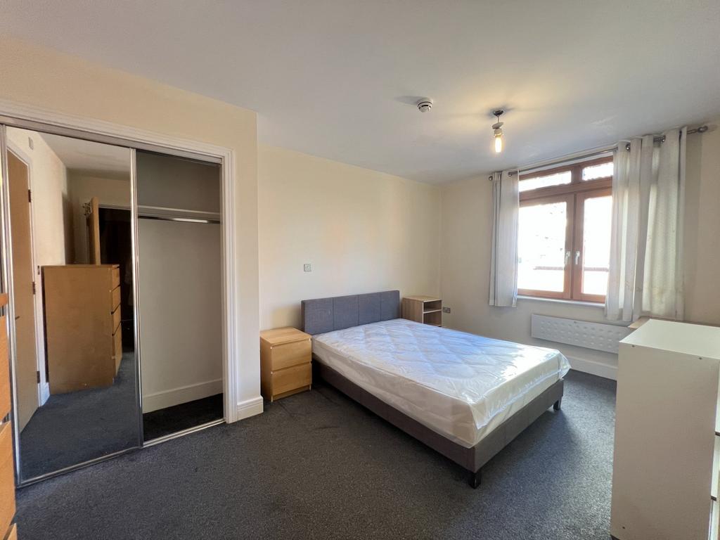 Apartment in West Midlands - View 5