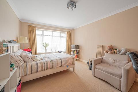 2 bedroom flat to rent, The Woodlands, Stanmore, HA7