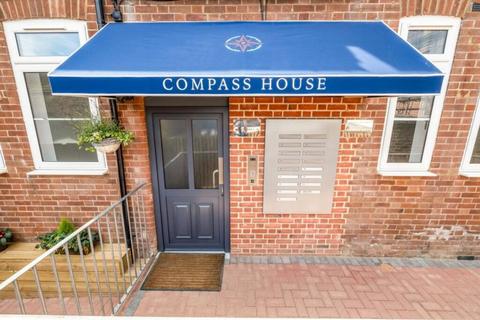 2 bedroom flat to rent, Pynnacles Close,, Stanmore, STANMORE, HA7