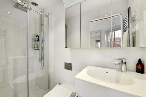 1 bedroom flat to rent, Charlotte Place, London W1T