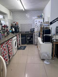 2 bedroom flat to rent, Southall UB2