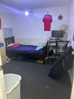 2 bedroom flat to rent, Southall UB2