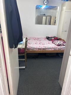 2 bedroom flat to rent, Southall UB2