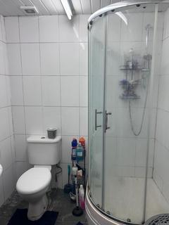 2 bedroom flat to rent, Southall UB2