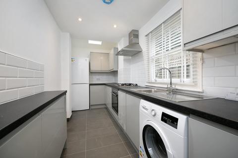 2 bedroom terraced house to rent, Princes Road, Richmond