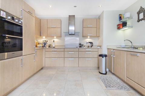 2 bedroom flat to rent, Graham Road, London W4